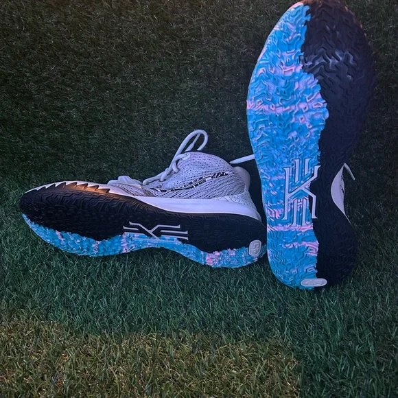 Used Size 11 - Kyrie 7 "Pale Ivory" - Picture 5 of 5